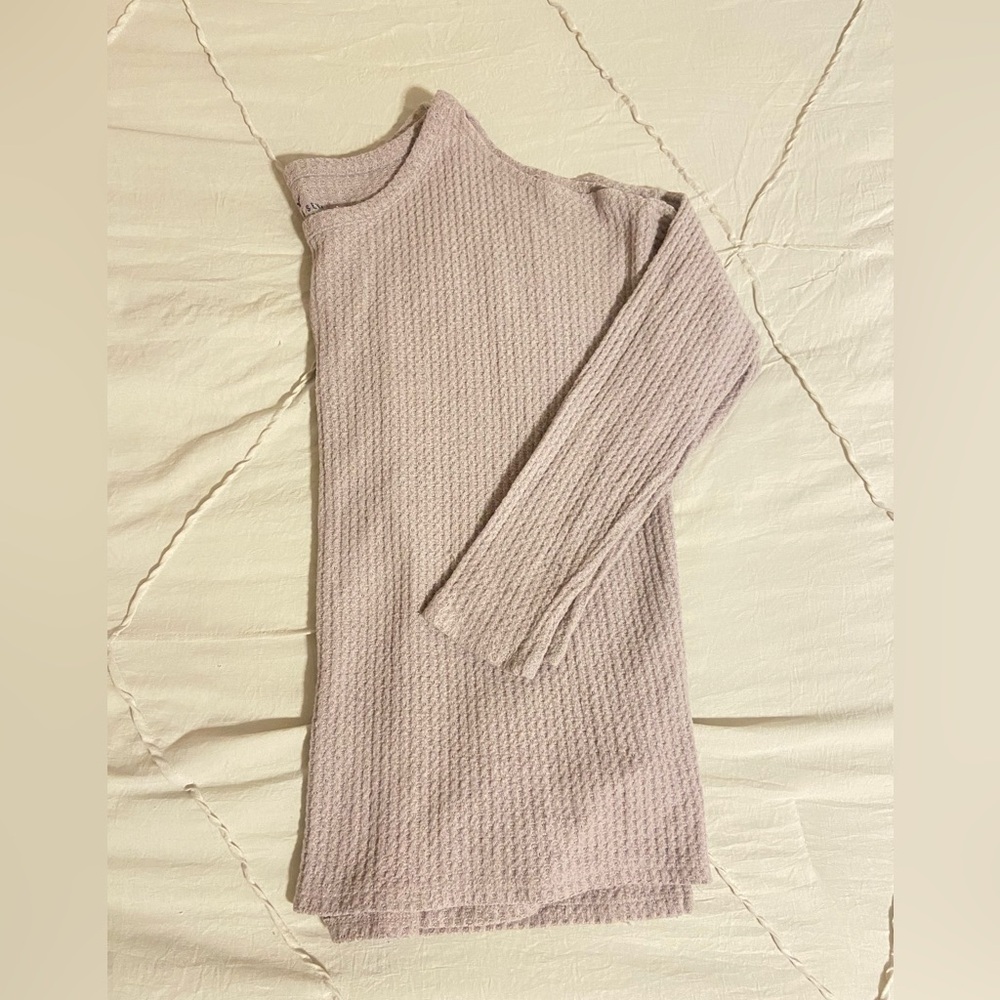 Open shoulder American Eagle top